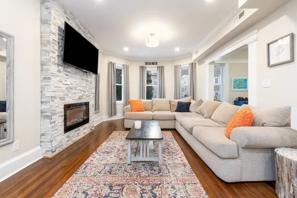 $3,600 | 30 Larchmont Street, Unit 1, Boston, MA 02124