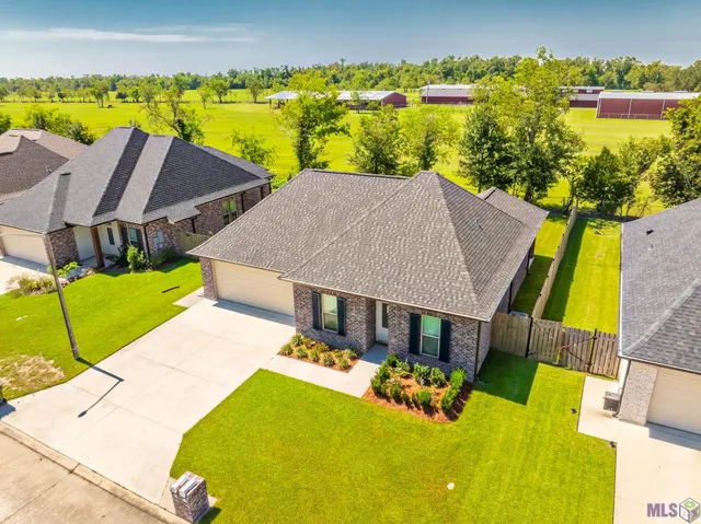 $320,000 | 204 Sugar Ridge Drive, Houma, LA 70360