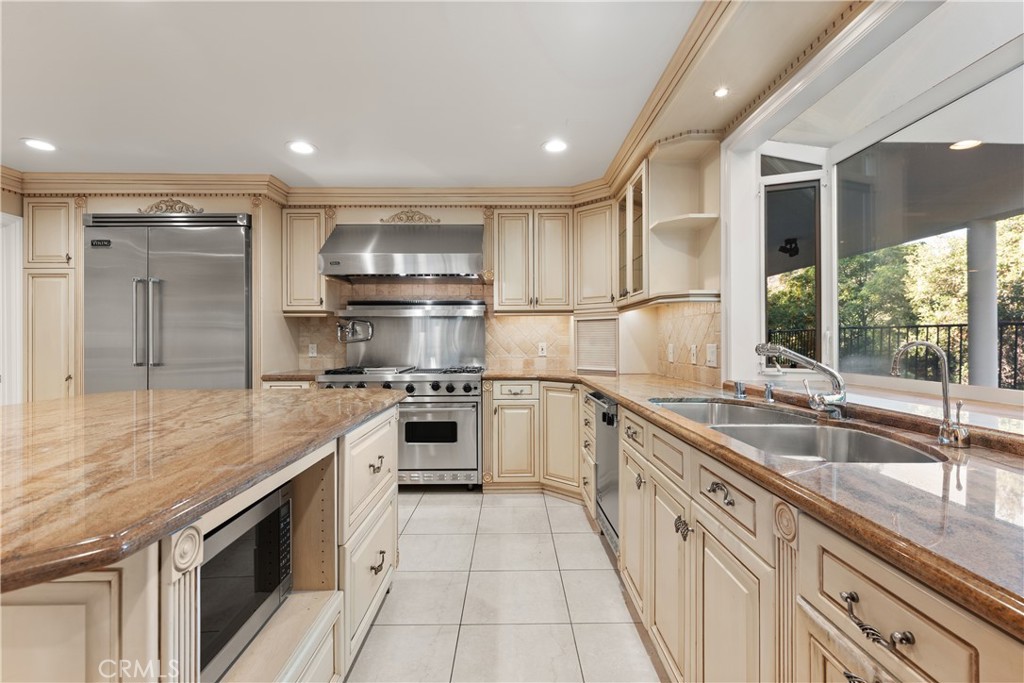 8152 Tianna Road Los Angeles, CA 90046 - Photo 13 of 39