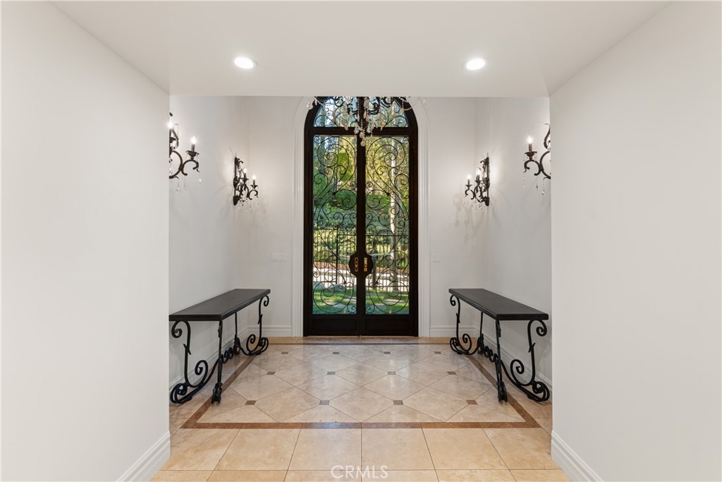 8152 Tianna Road Los Angeles, CA 90046 - Photo 3 of 39