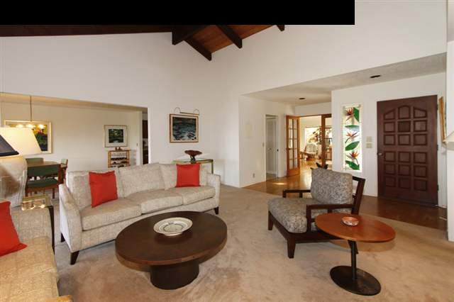 1365 Lower Kula Road Kula, HI 96790 - Photo 14 of 30 a living room with furniture and a rug