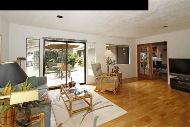 1365 Lower Kula Road Kula, HI 96790 - Photo 4 of 30 a living room with furniture and a flat screen tv