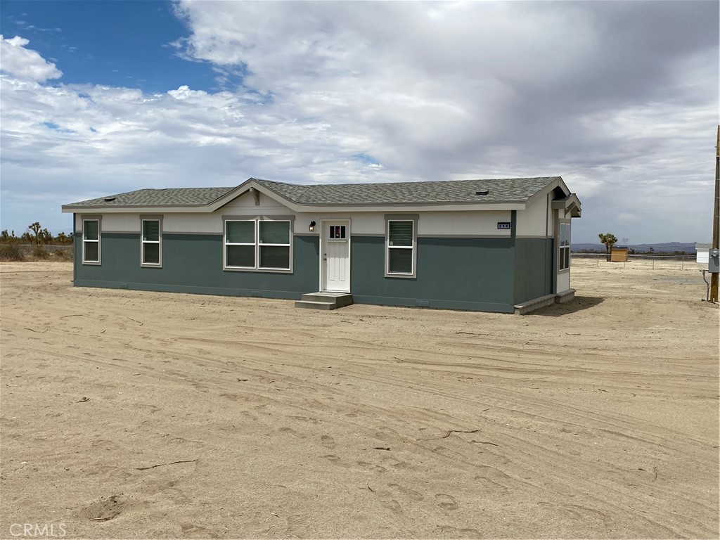 356 Luna Road Pinon Hills, CA 92372 - Photo 1 of 1 a view of outdoor space yard and front view of house