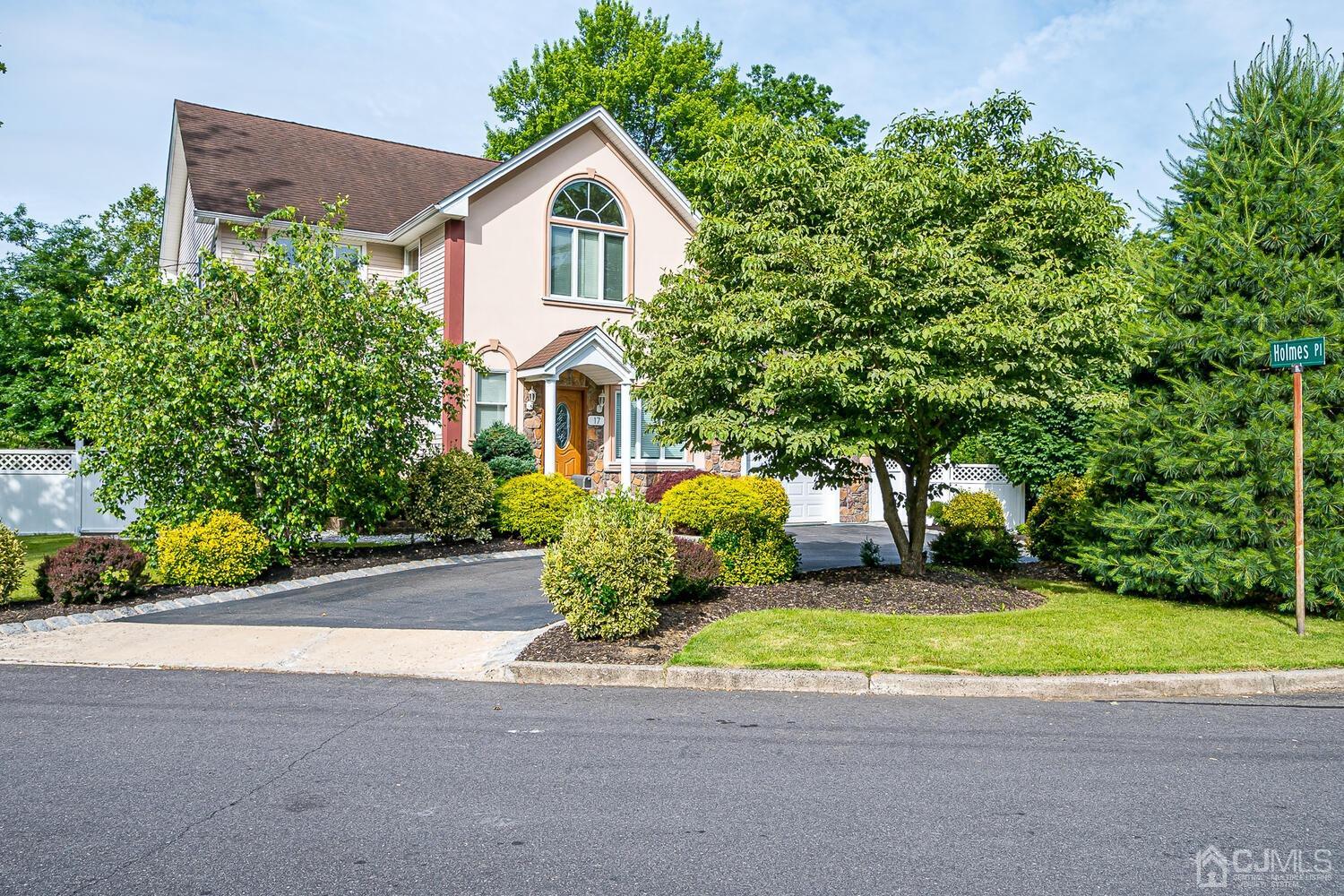 17 Channing Road East Brunswick, NJ 08816 - Photo 3 of 47 Gallery Image 3