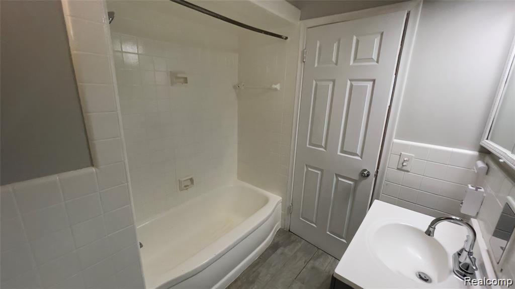 15057 Inkster Road Livonia, MI 48154 - Photo 26 of 38 2B91692F-87DE-4B0C-BA7F-697607257940.jpeg