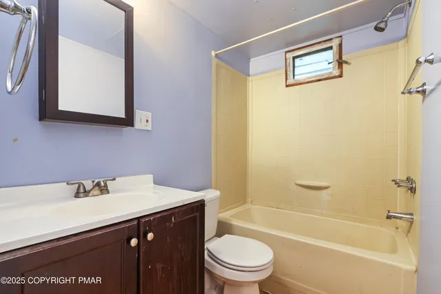 $99,800 | 1 Oakland Avenue, East Stroudsburg, PA 18301