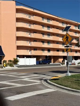 $1,800 | 929 Gulf Boulevard, Unit 55, Indian Rocks Beach, FL 33785