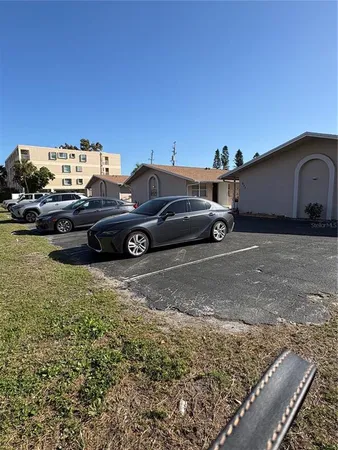 $1,800 | 929 Gulf Boulevard, Unit 55, Indian Rocks Beach, FL 33785