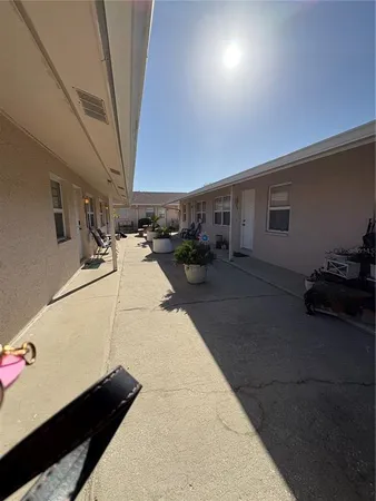 $1,800 | 929 Gulf Boulevard, Unit 55, Indian Rocks Beach, FL 33785
