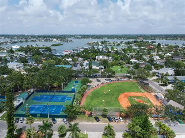 $1,800 | 929 Gulf Boulevard, Unit 55, Indian Rocks Beach, FL 33785