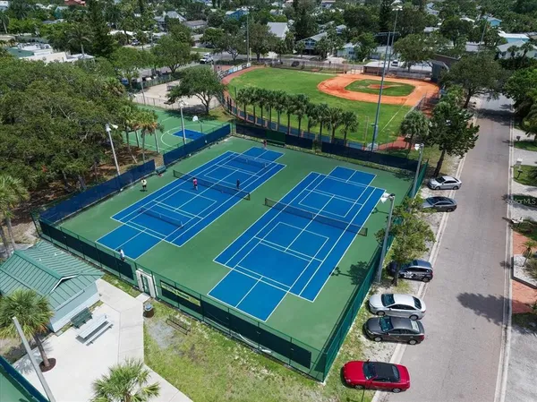 $1,800 | 929 Gulf Boulevard, Unit 55, Indian Rocks Beach, FL 33785