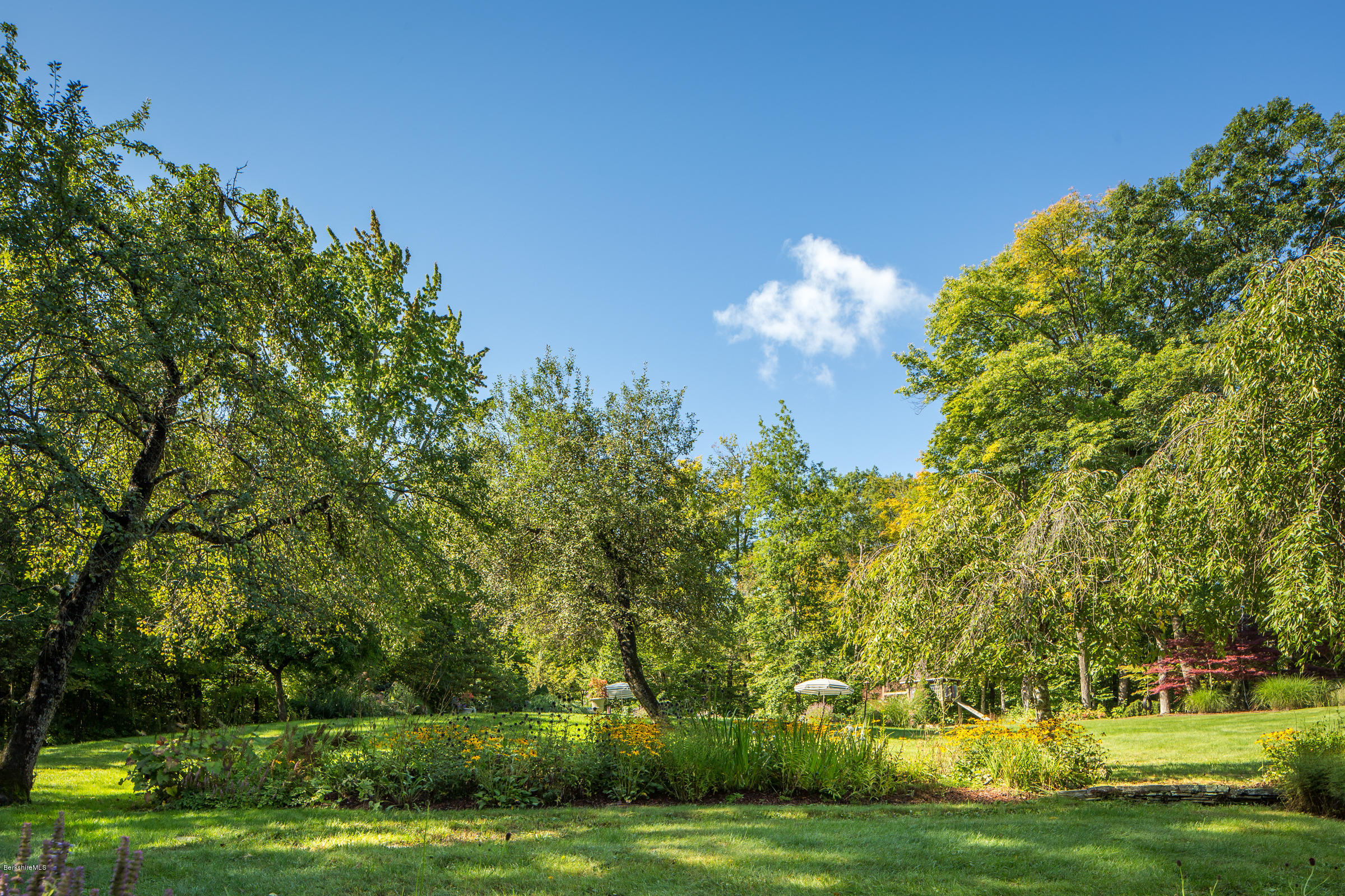 24 Red Rock Road West Stockbridge, MA 01266 - Photo 21 of 38 27