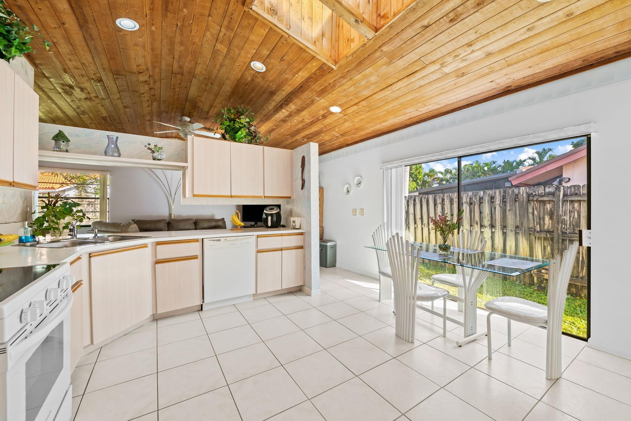 5461 Northwest 57th Street Tamarac, FL 33319 - Photo 6 of 25 Photo 6