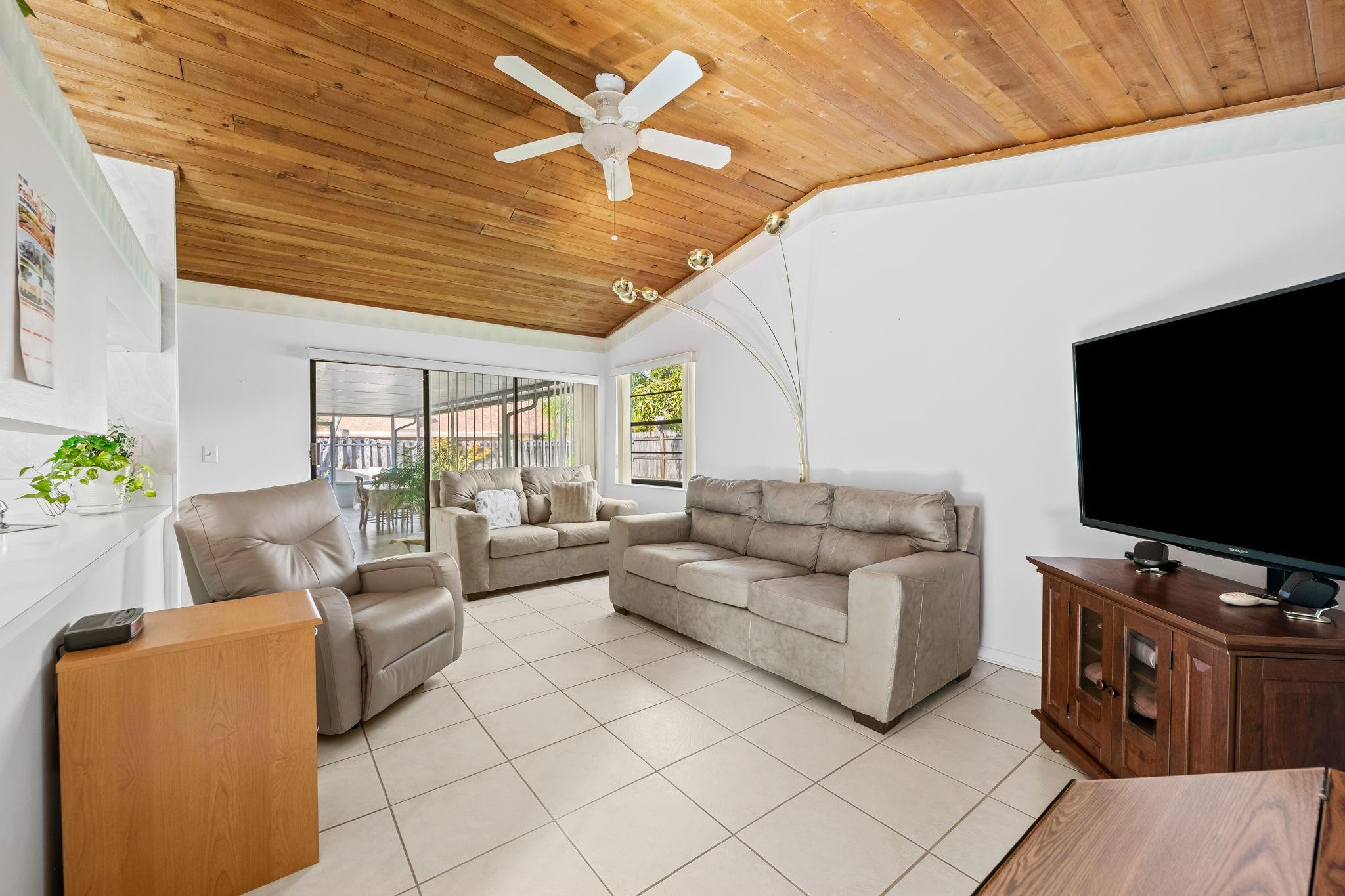 5461 Northwest 57th Street Tamarac, FL 33319 - Photo 9 of 25 Photo 9