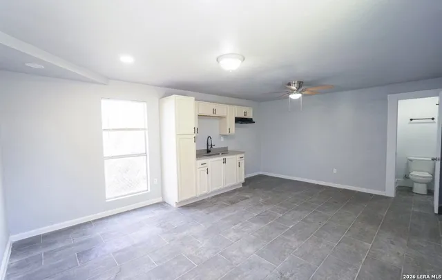 $800 | 1139 1/2 Morales Street, San Antonio, TX 78207