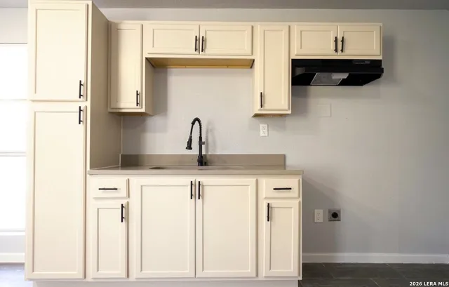 $800 | 1139 1/2 Morales Street, San Antonio, TX 78207