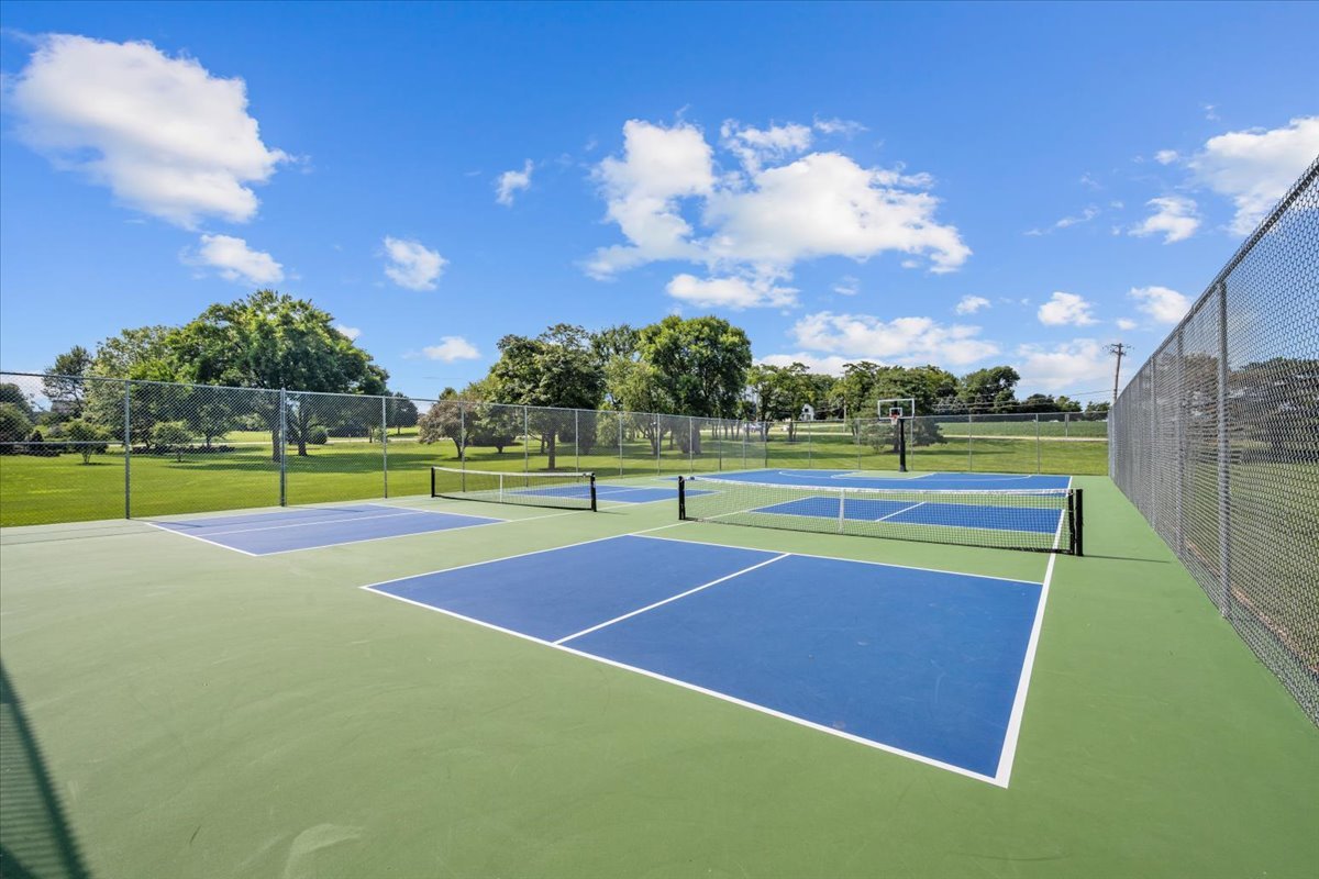 754 Wild Ginger Road Sugar Grove, IL 60554 - Photo 48 of 52 a view of a tennis court