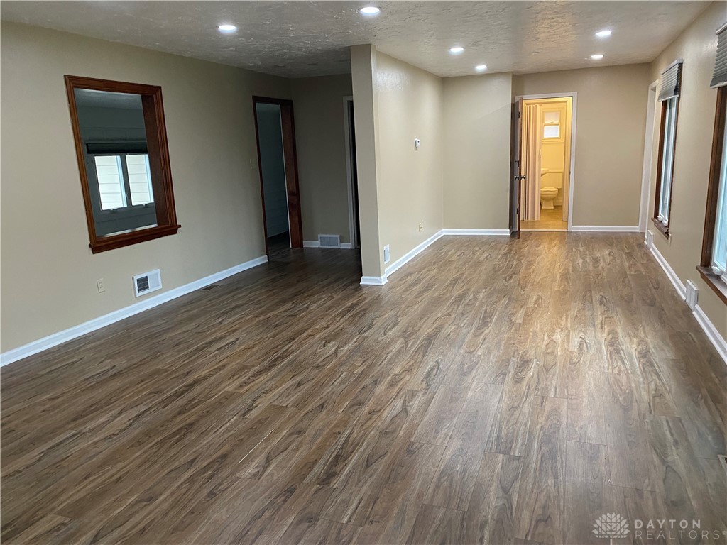 5615 Denlinger Road Dayton, OH 45426 - Photo 5 of 15 Gallery Image 5