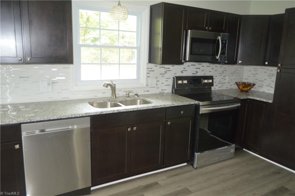 1922 Hickswood Road High Point, NC 27265 - Photo 5 of 22