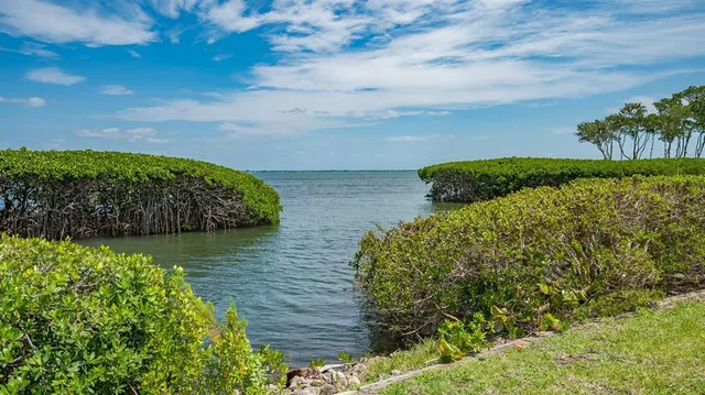 $650,000 | 1932 Harbourside Drive, Unit 254, Longboat Key, FL 34228