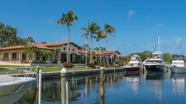 $650,000 | 1932 Harbourside Drive, Unit 254, Longboat Key, FL 34228