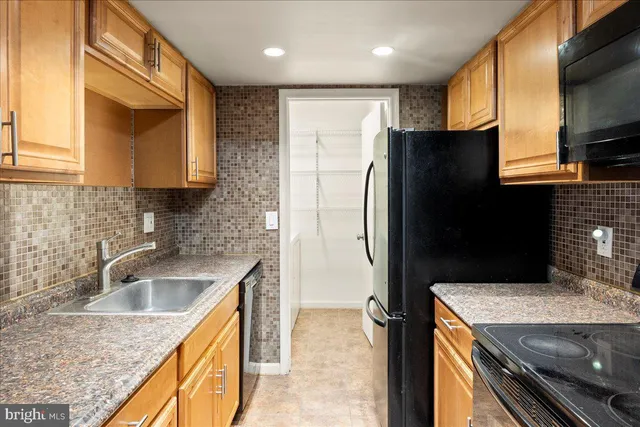 $249,900 | 14903 Rydell Road, Unit 104, Centreville, VA 20121