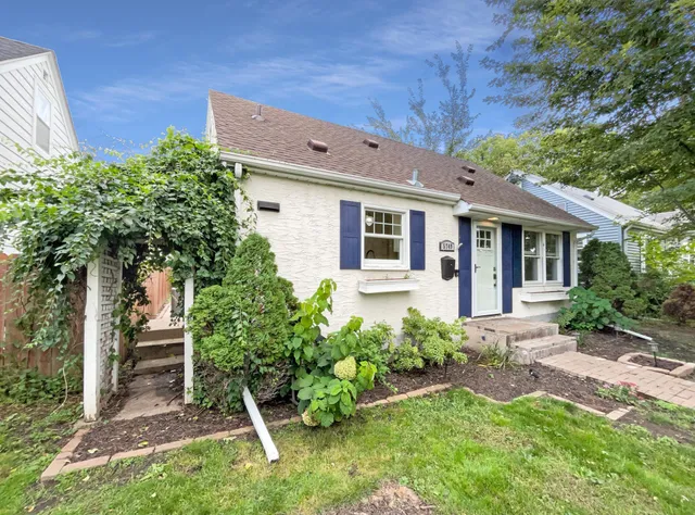 $360,000 | 5749 27th Avenue South, Minneapolis, MN 55417
