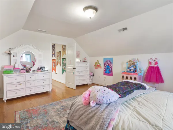 $999,999 | 126 Heritage Knoll Ln Summit Point, Summit Point, WV 25446