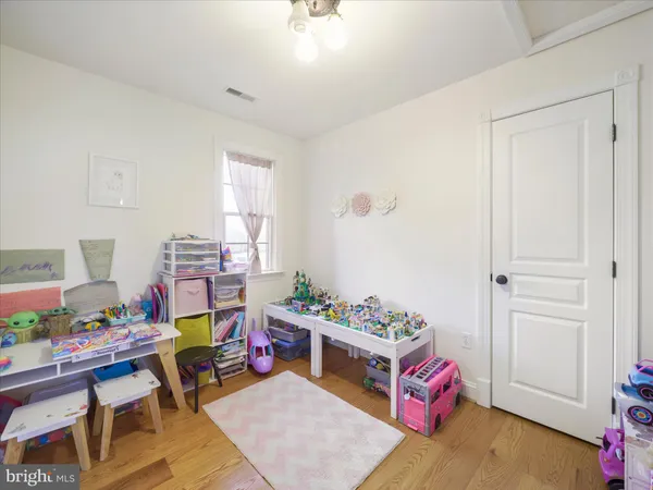 $999,999 | 126 Heritage Knoll Ln Summit Point, Summit Point, WV 25446