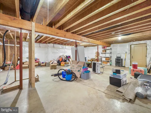 $999,999 | 126 Heritage Knoll Ln Summit Point, Summit Point, WV 25446