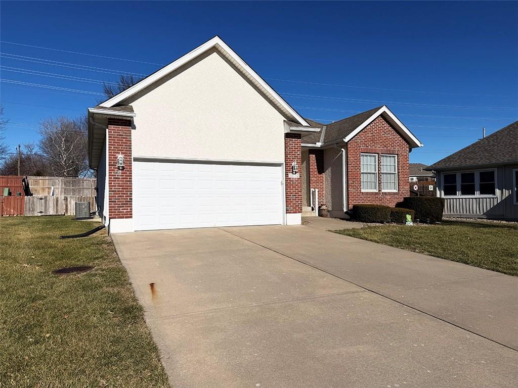 1112 Southwest Hoke Drive Lee's Summit, MO 64081 - Photo 2 of 94