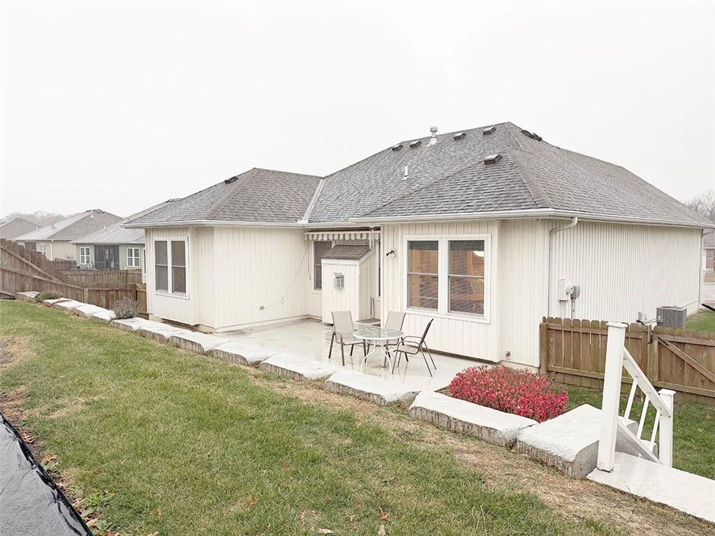 1112 Southwest Hoke Drive Lee's Summit, MO 64081 - Photo 30 of 94