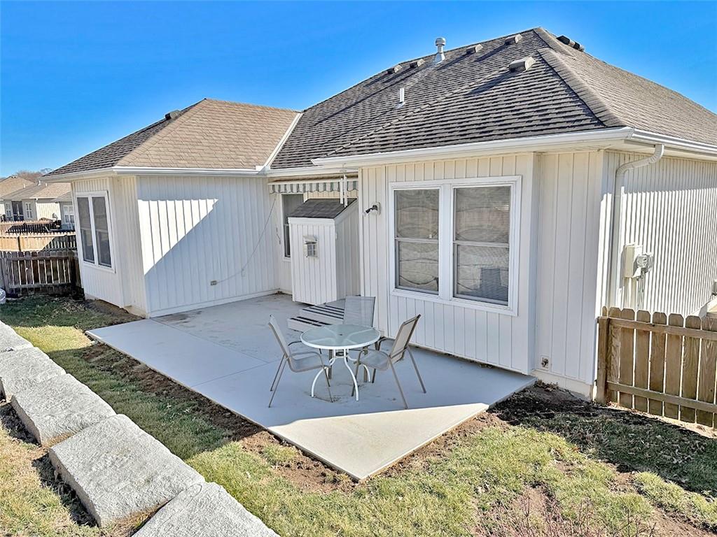 1112 Southwest Hoke Drive Lee's Summit, MO 64081 - Photo 40 of 94