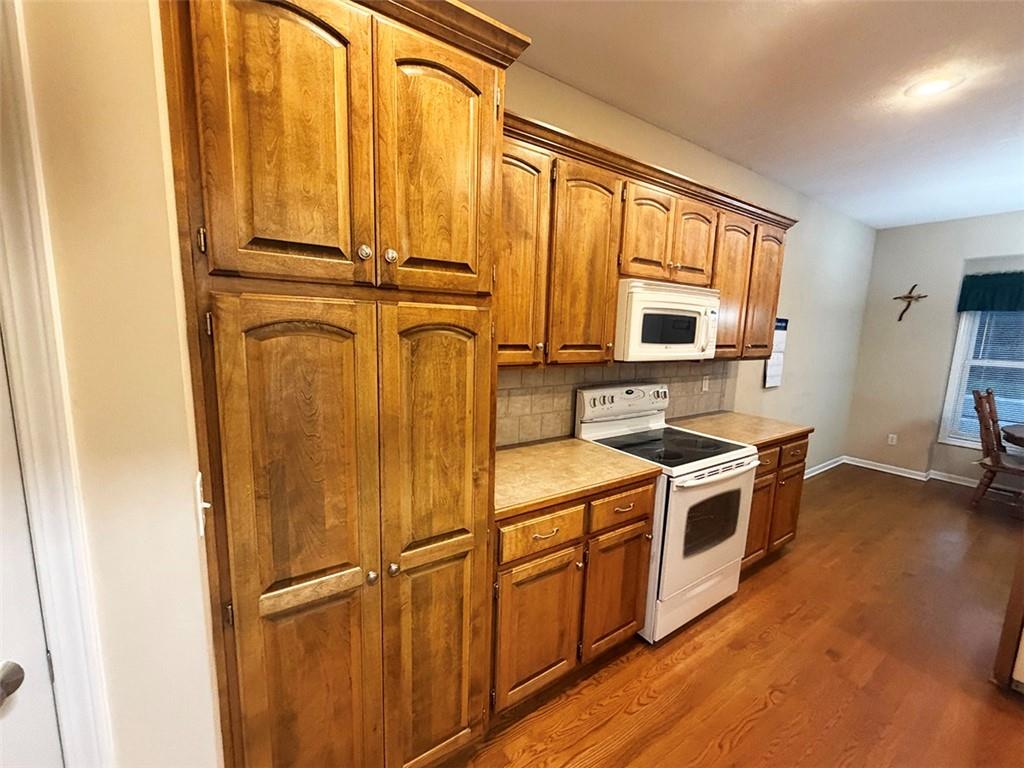 1112 Southwest Hoke Drive Lee's Summit, MO 64081 - Photo 49 of 94