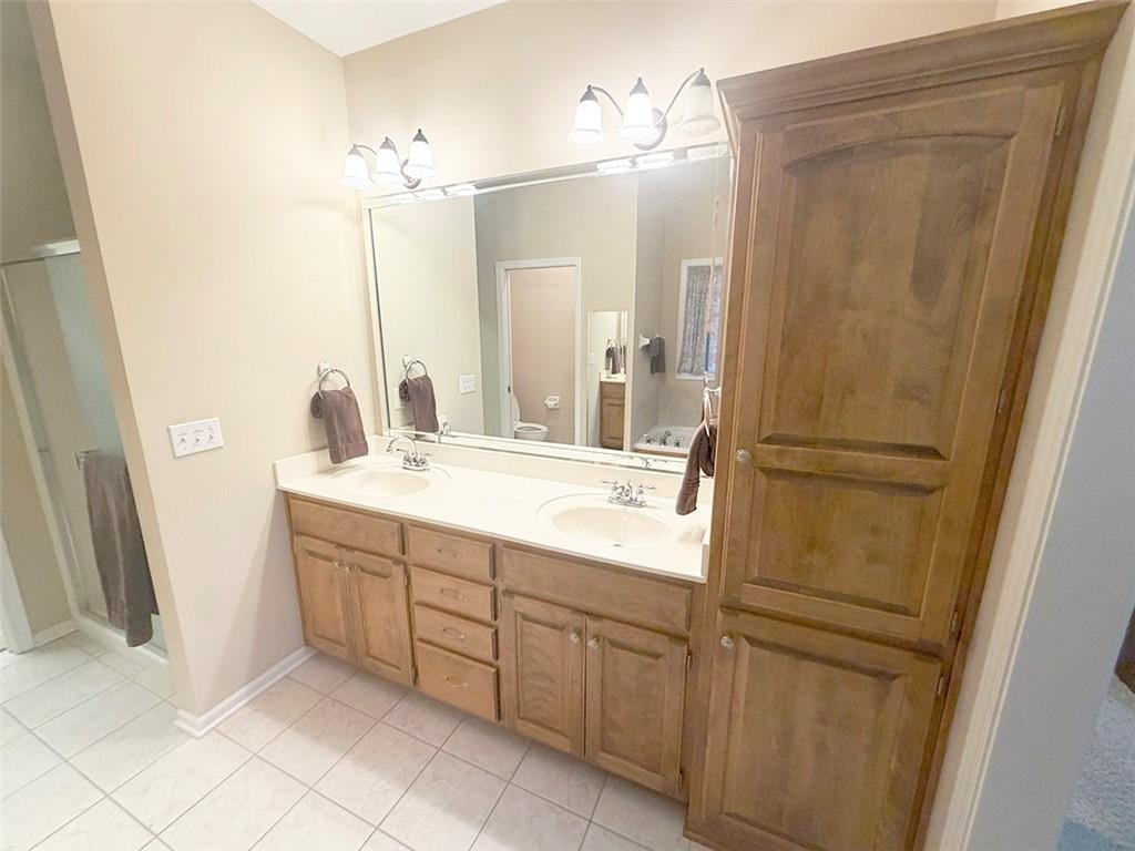 1112 Southwest Hoke Drive Lee's Summit, MO 64081 - Photo 70 of 94