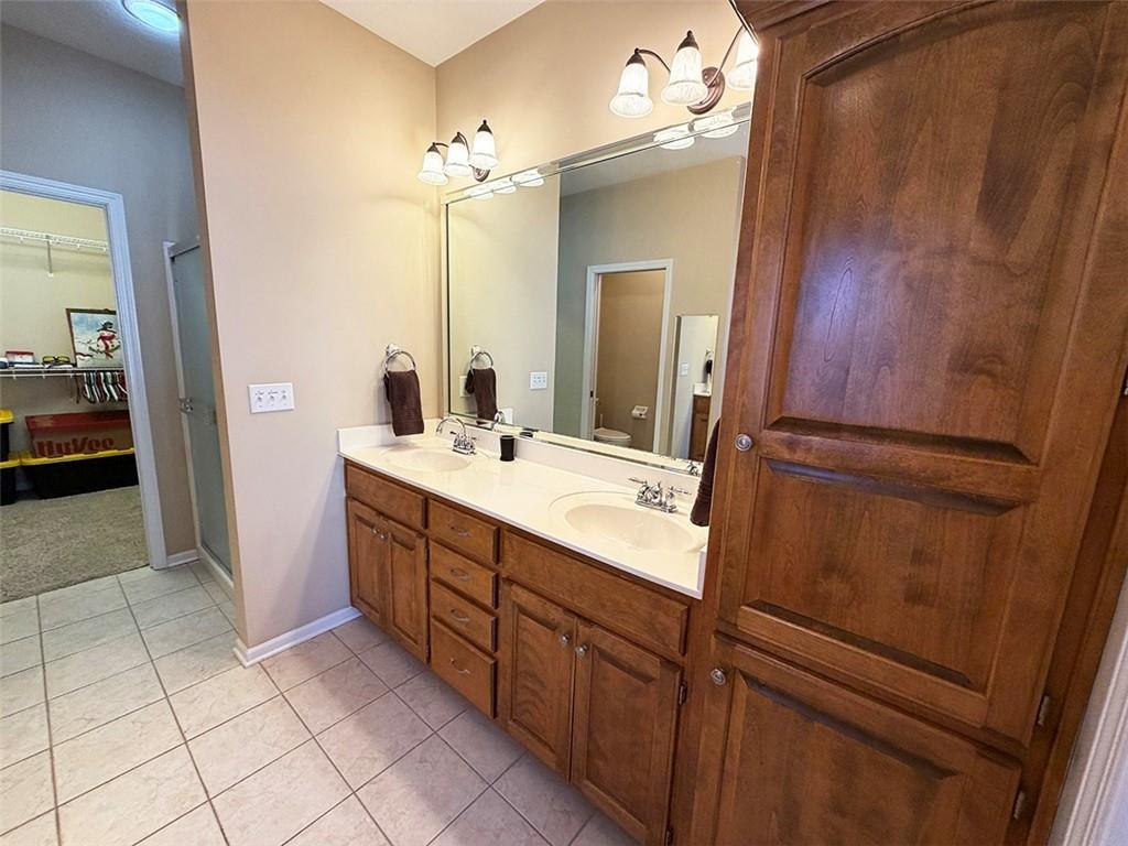 1112 Southwest Hoke Drive Lee's Summit, MO 64081 - Photo 75 of 94