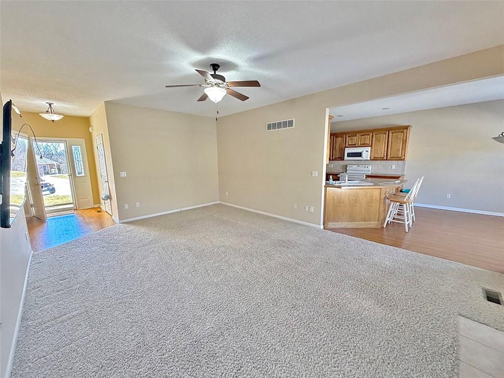 1112 Southwest Hoke Drive Lee's Summit, MO 64081 - Photo 9 of 94