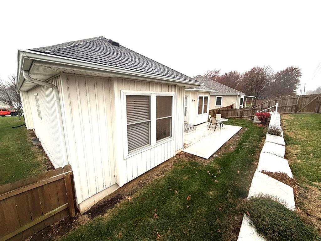 1112 Southwest Hoke Drive Lee's Summit, MO 64081 - Photo 92 of 94