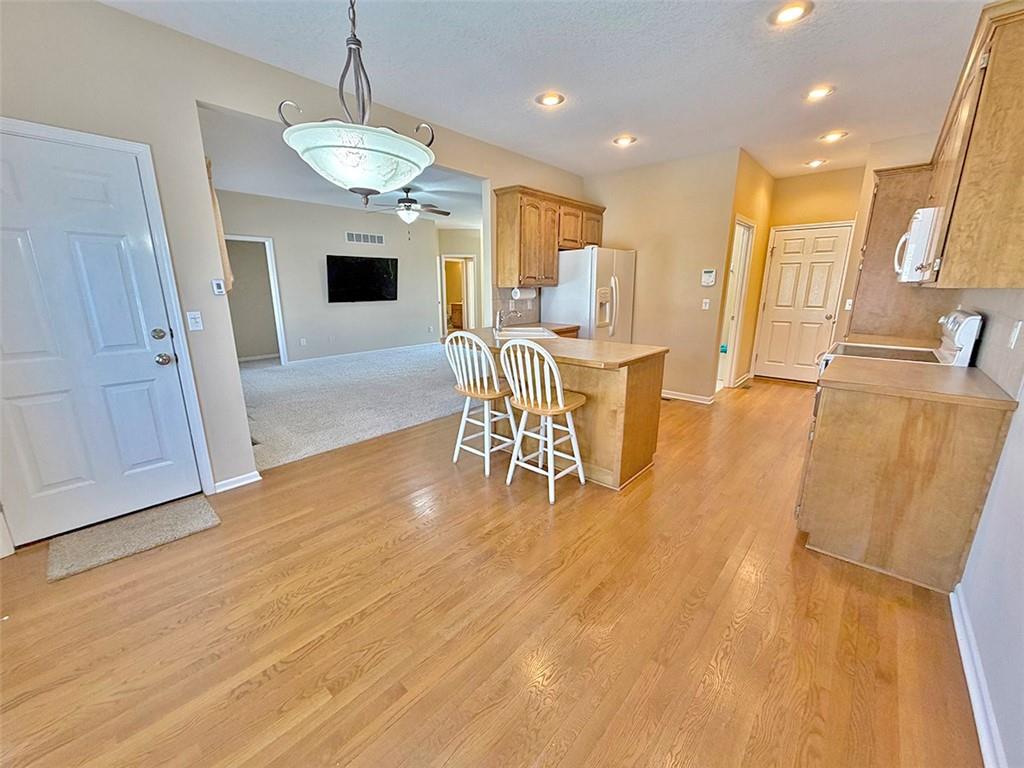 1112 Southwest Hoke Drive Lee's Summit, MO 64081 - Photo 10 of 94