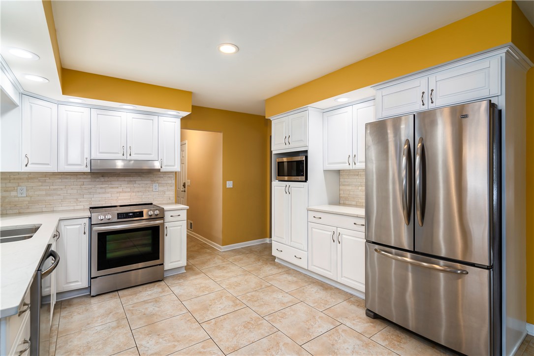 12 Grouse Point Penfield, NY 14580 - Photo 15 of 49