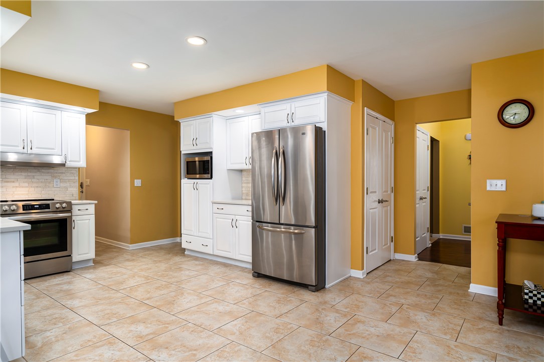 12 Grouse Point Penfield, NY 14580 - Photo 16 of 49