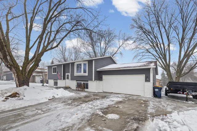 $375,000 | 20690 Jacquard Avenue, Lakeville, MN 55044