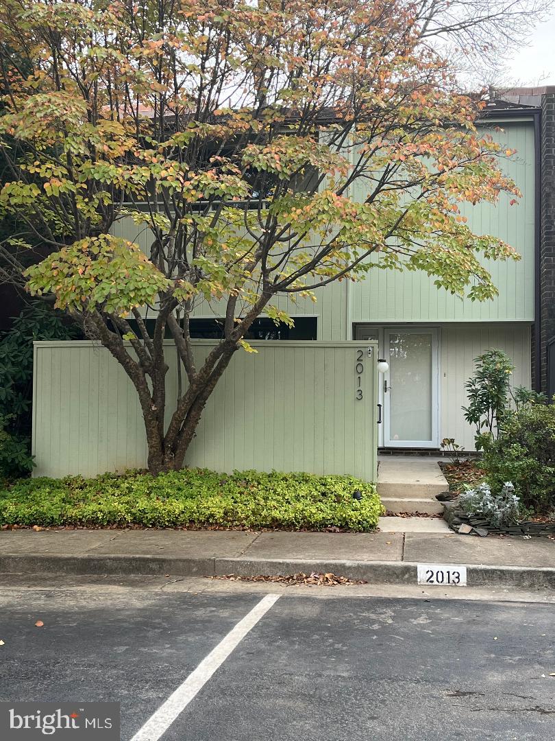 2013 Wethersfield Court Reston, VA 20191 - Photo 1 of 23 Main