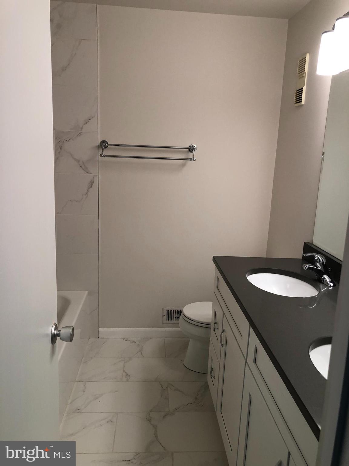 2013 Wethersfield Court Reston, VA 20191 - Photo 14 of 23 Upstairs Hall Bath