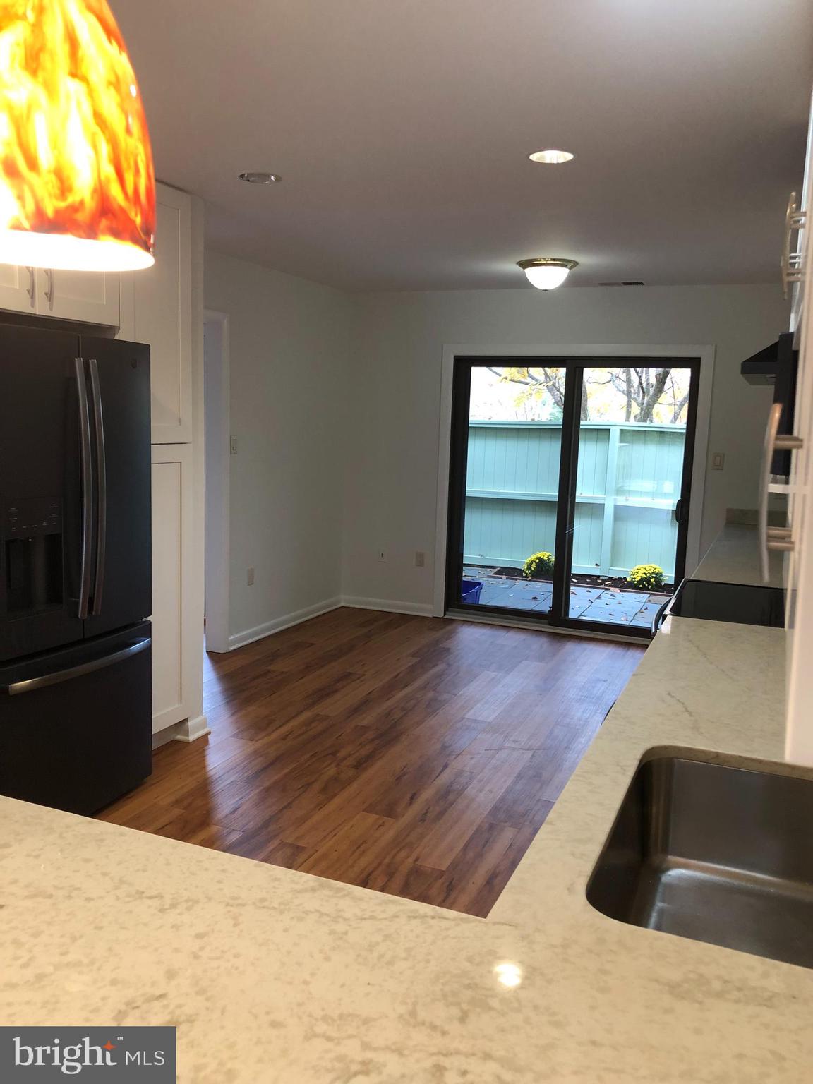 2013 Wethersfield Court Reston, VA 20191 - Photo 4 of 23 Eat-In Kitchen