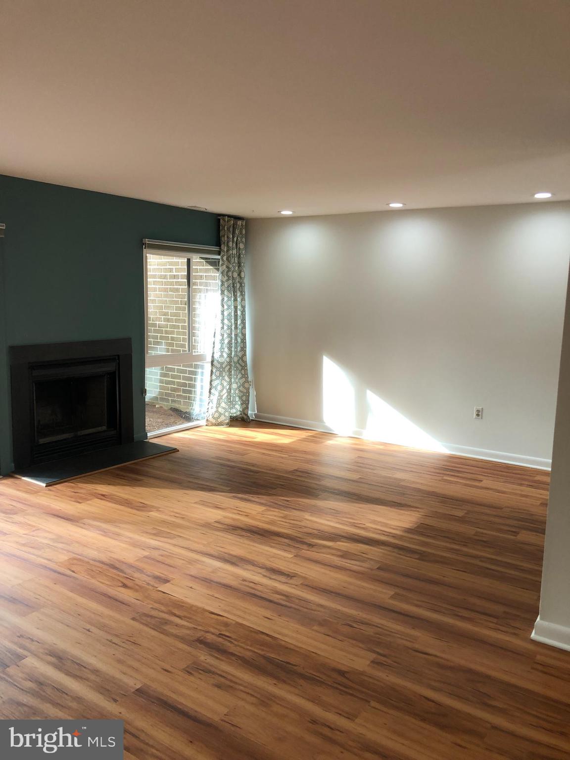 2013 Wethersfield Court Reston, VA 20191 - Photo 9 of 23 Living Room