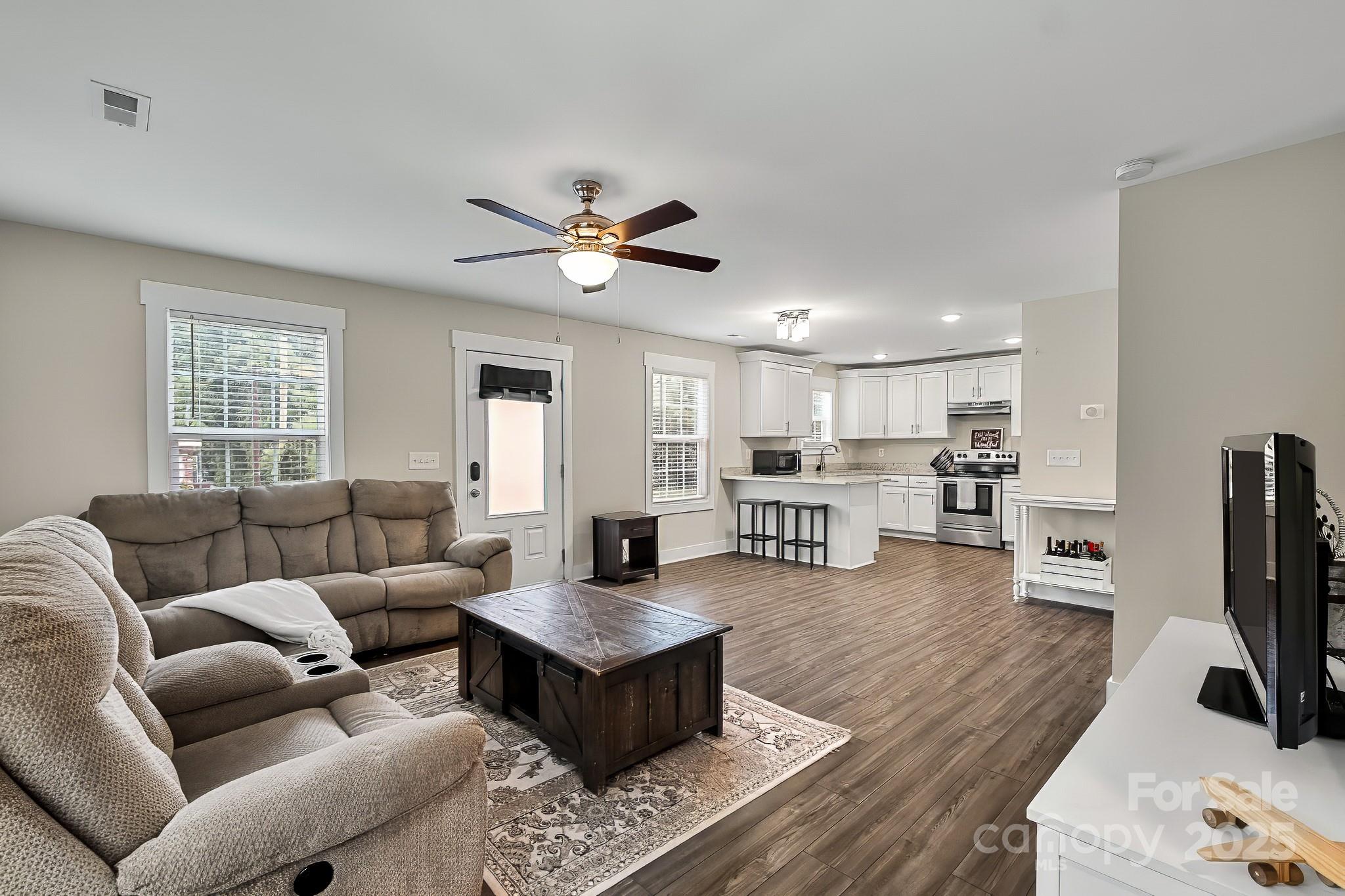 508 Queens Road Gastonia, NC 28052 - Photo 3 of 20 Gallery Image 3