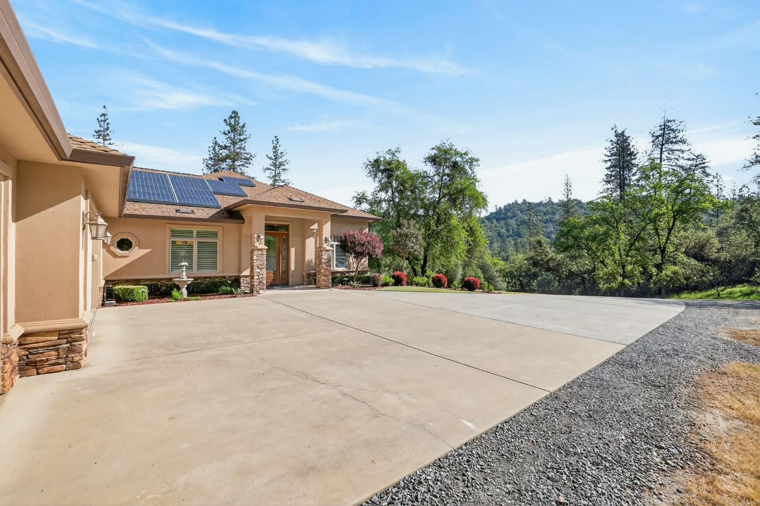 4554 Cross Creek Road Cool, CA 95614 - Photo 4 of 92