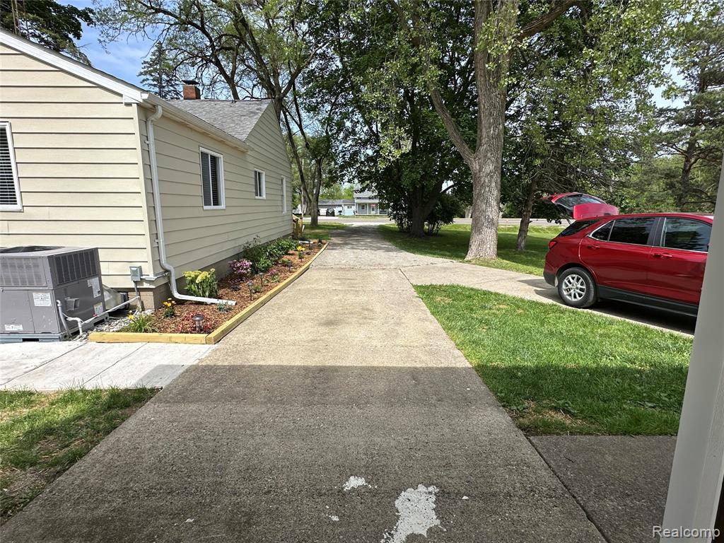 6161 East River Road Flushing, MI 48433 - Photo 16 of 63