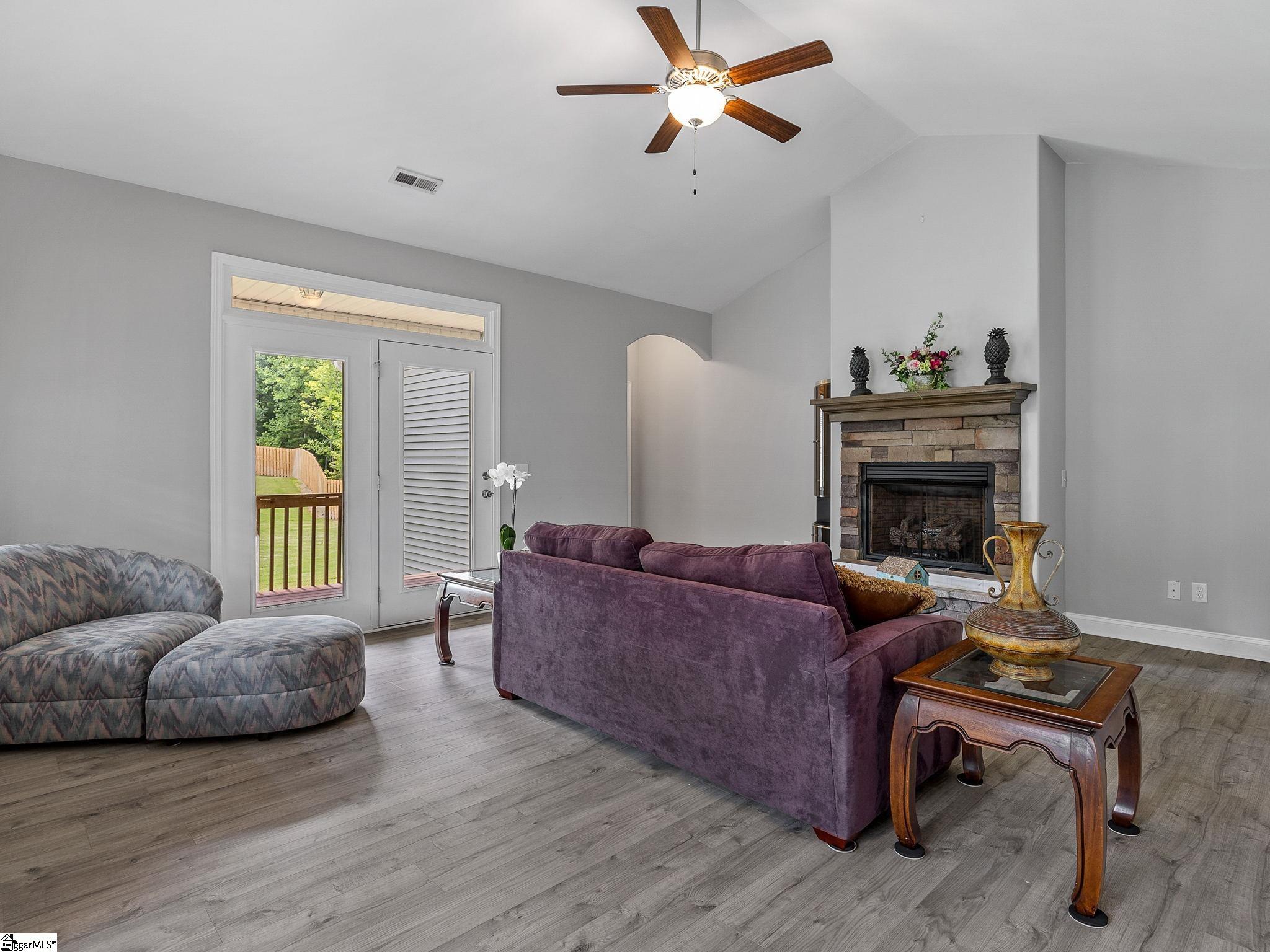 1 Amber Oaks Drive Greer, SC 29651 - Photo 4 of 32